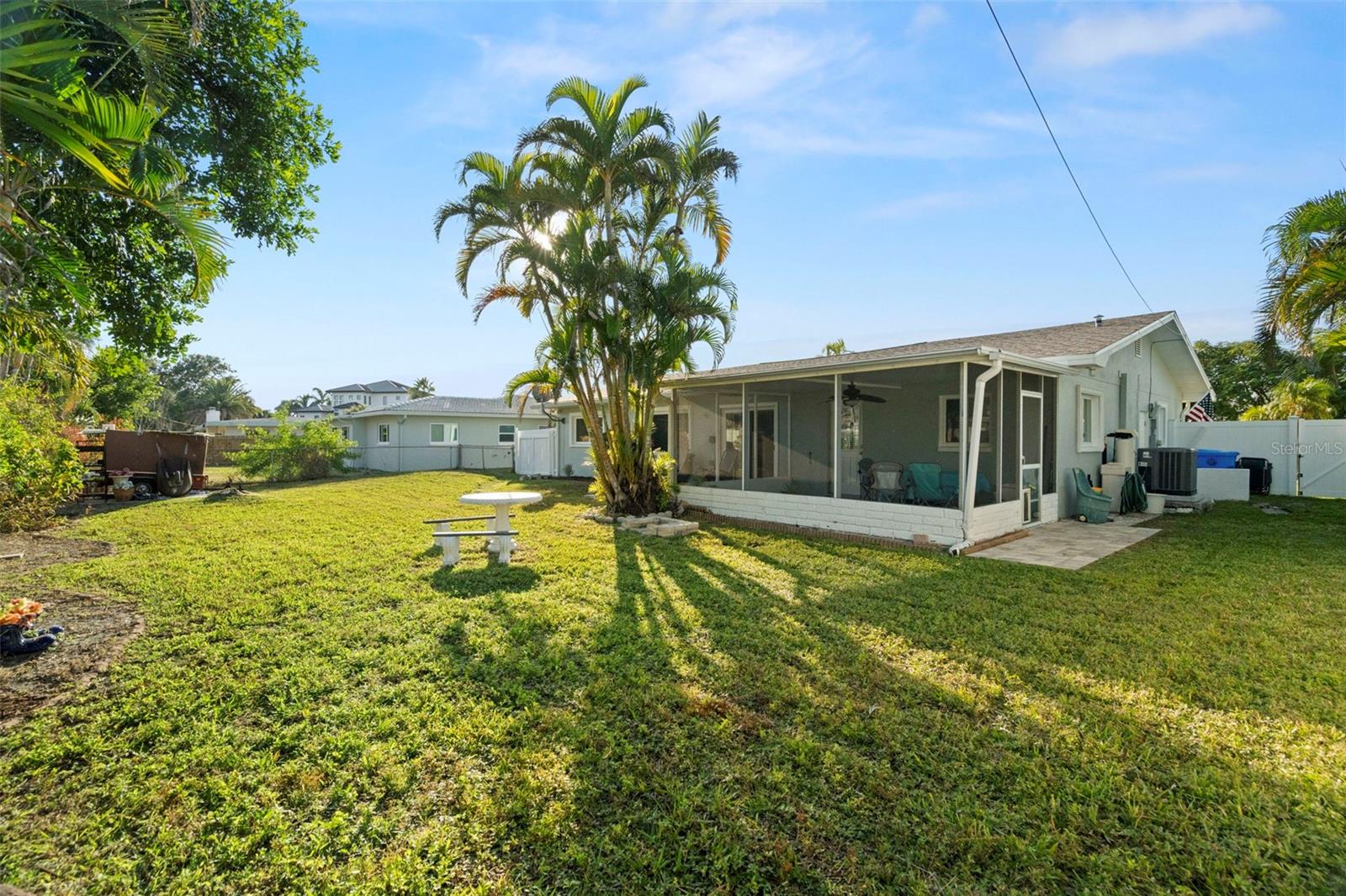 Image 27 of 44 For 10121 4th Street E