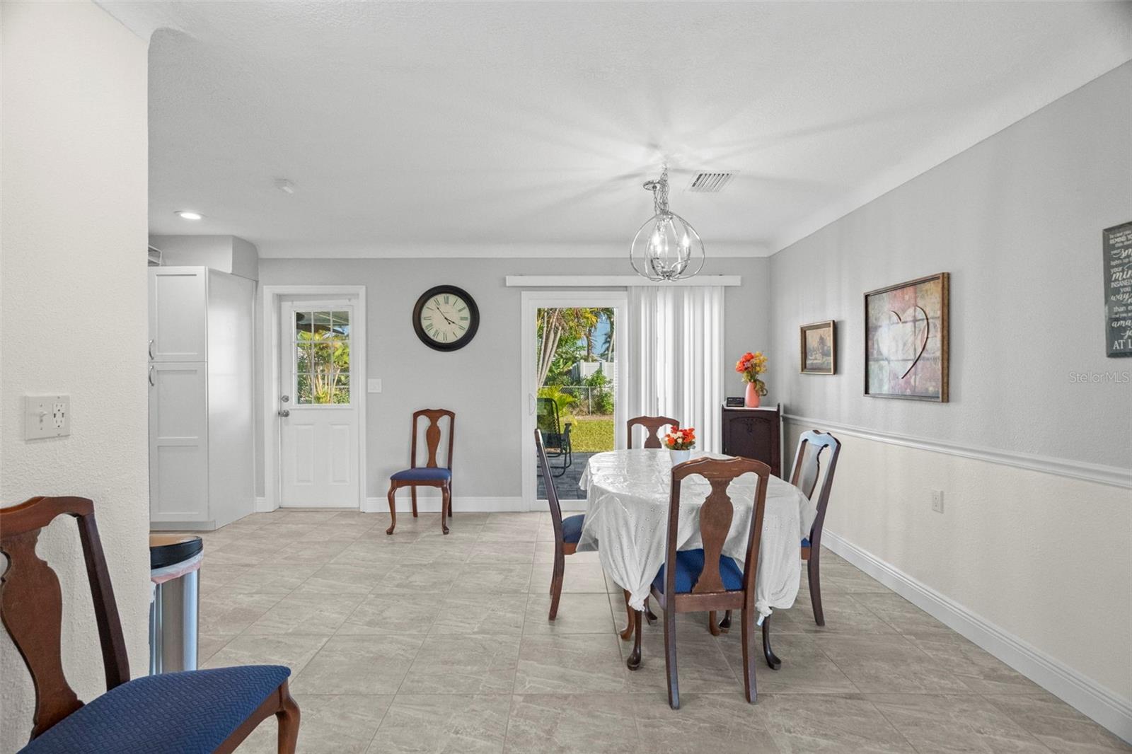 Image 7 of 44 For 10121 4th Street E