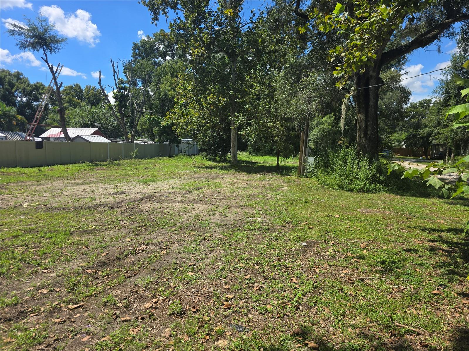 Listing photo id 2 for 1403 Gordon Road