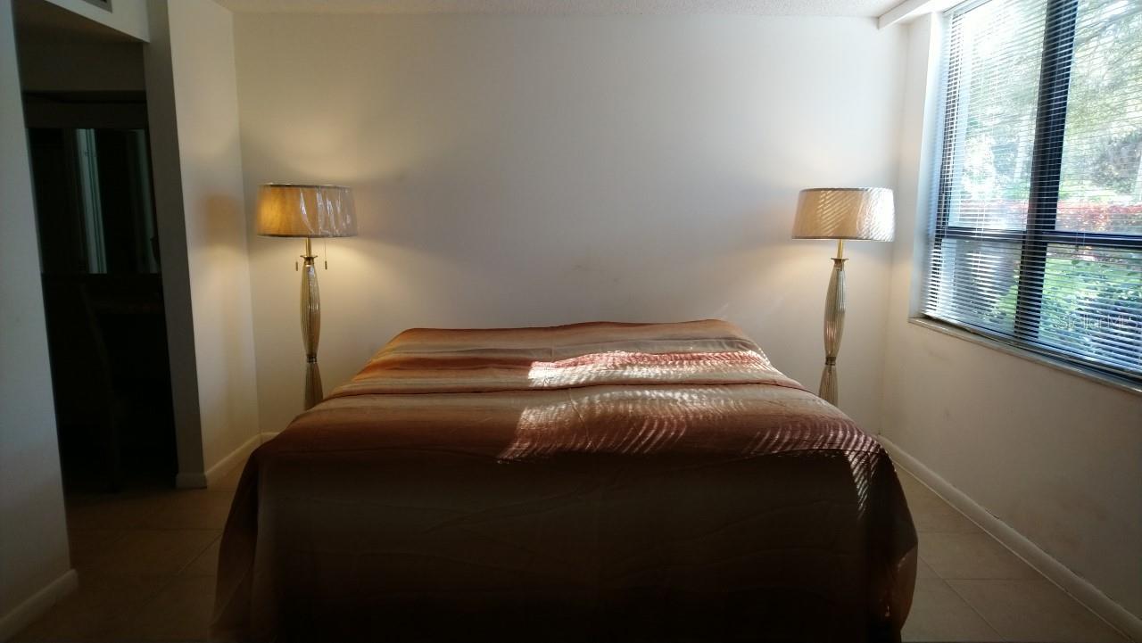 Image 5 of 9 For 2614 Cove Cay Drive 104