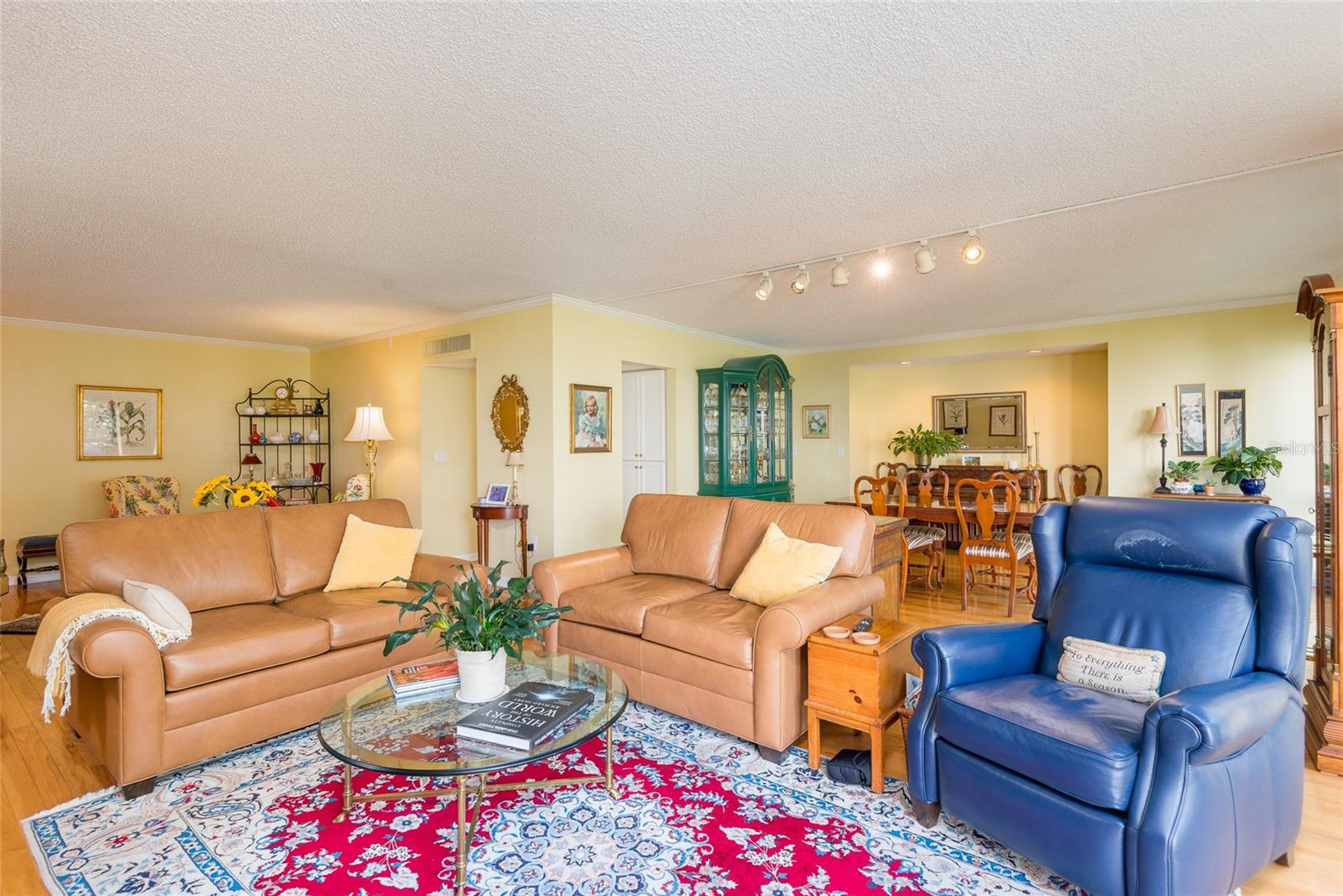 Image 11 of 37 For 5020 Bayshore Boulevard 201