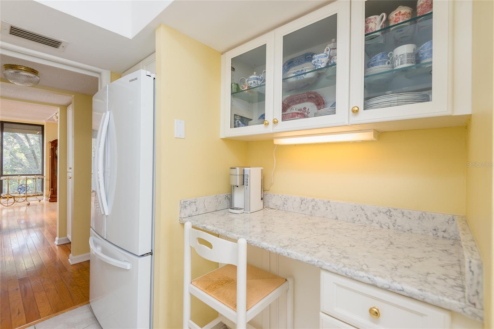 Image 18 of 37 For 5020 Bayshore Boulevard 201