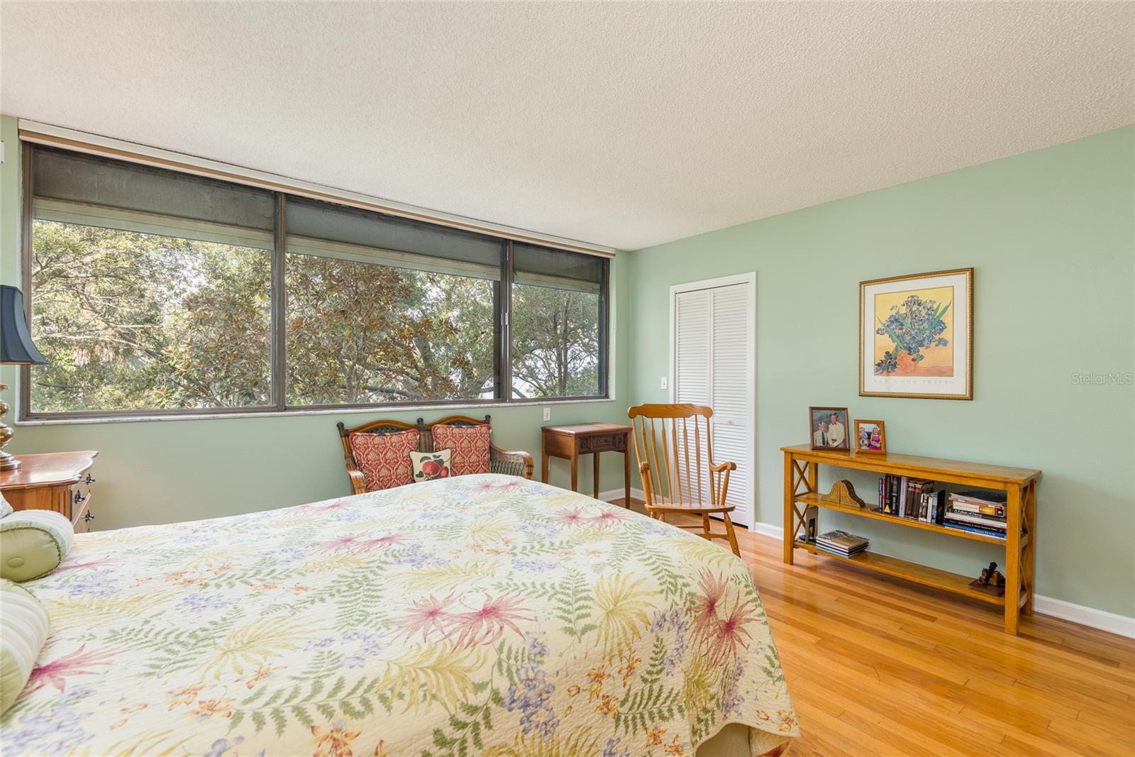 Image 22 of 37 For 5020 Bayshore Boulevard 201