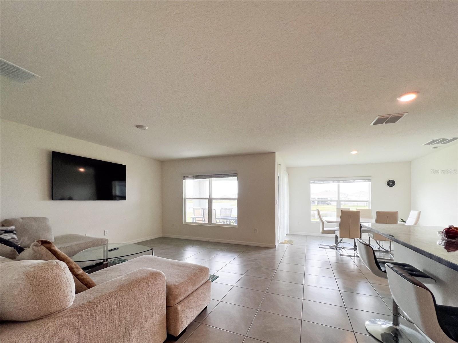 Image 4 of 37 For 10634 Chippewa Drive