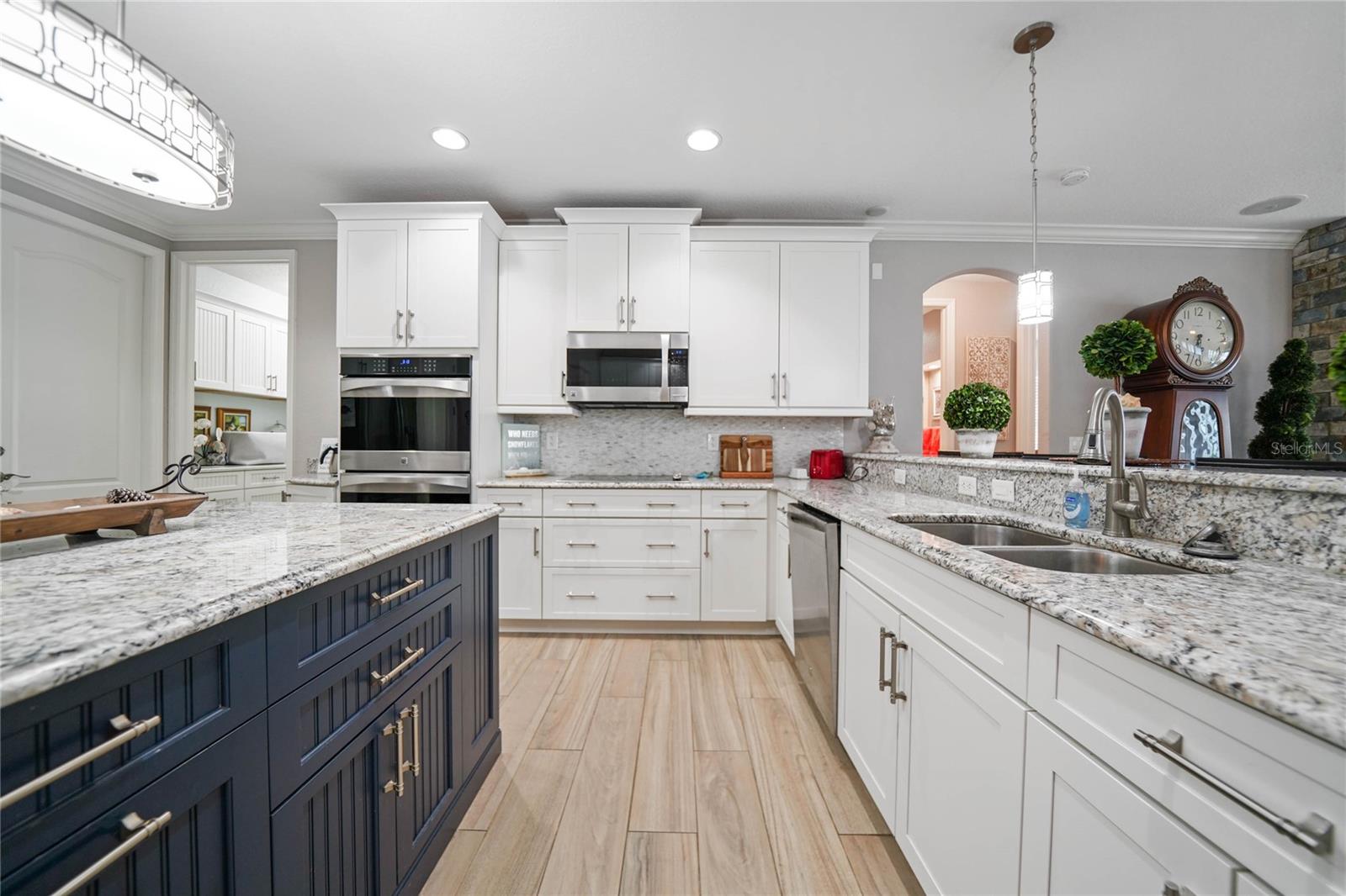 Image 18 of 44 For 197 Gulfview Road