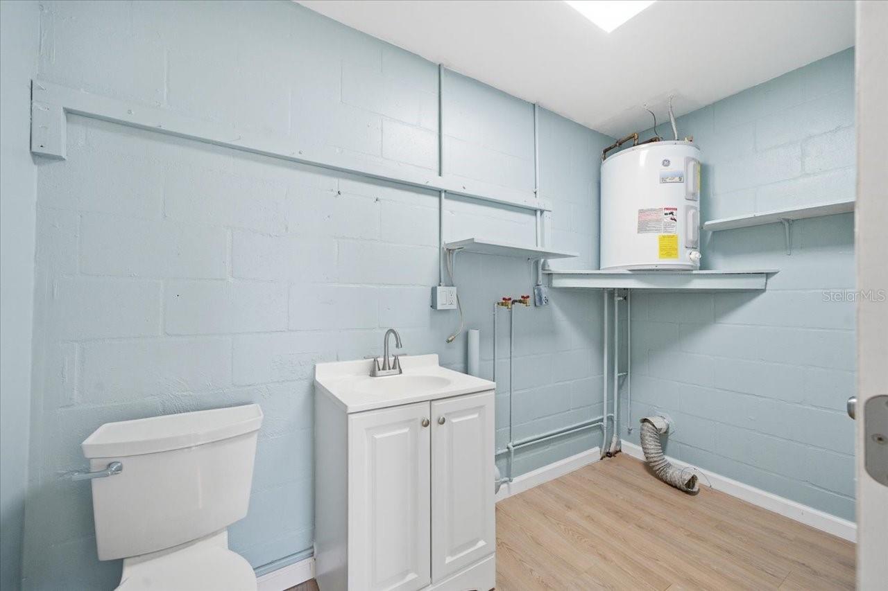 Image 17 of 26 For 7429 Maryland Avenue