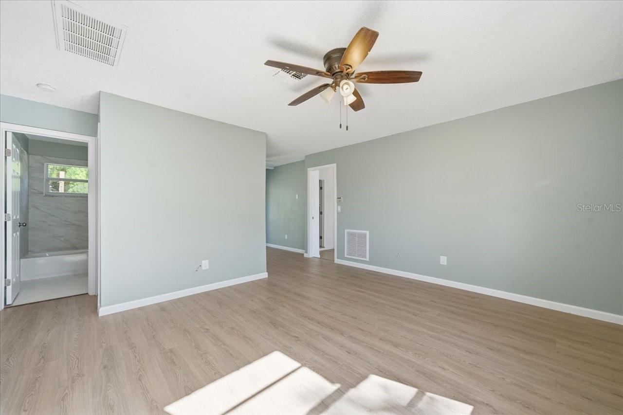 Image 5 of 26 For 7429 Maryland Avenue