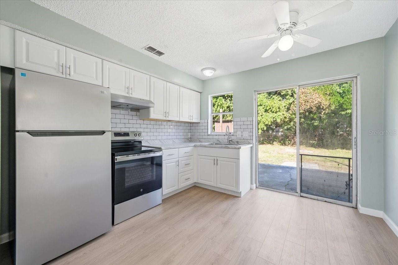 Image 7 of 26 For 7429 Maryland Avenue