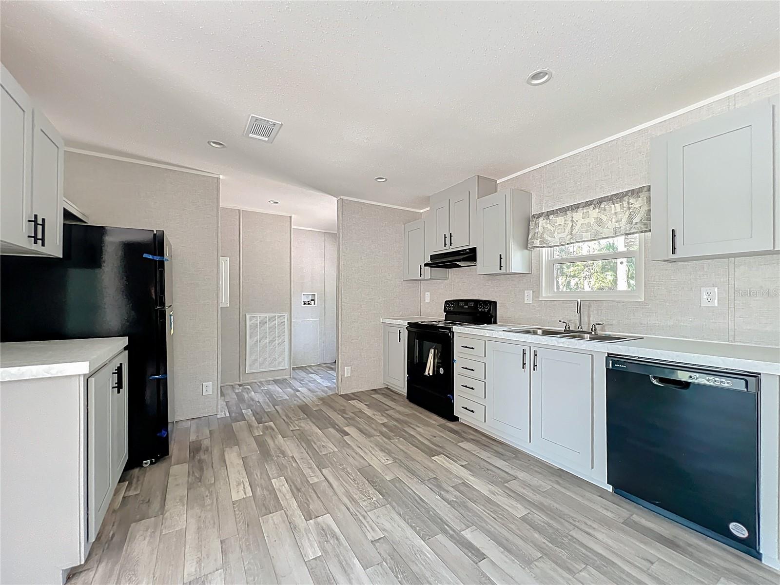 Image 10 of 42 For 50 Neeld  