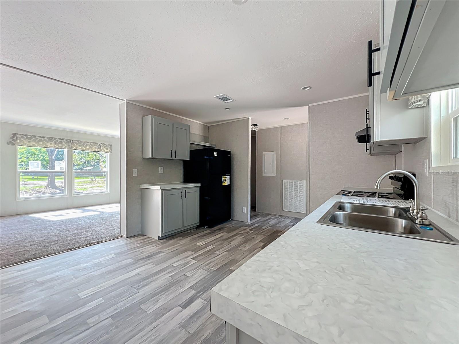 Image 12 of 42 For 50 Neeld  