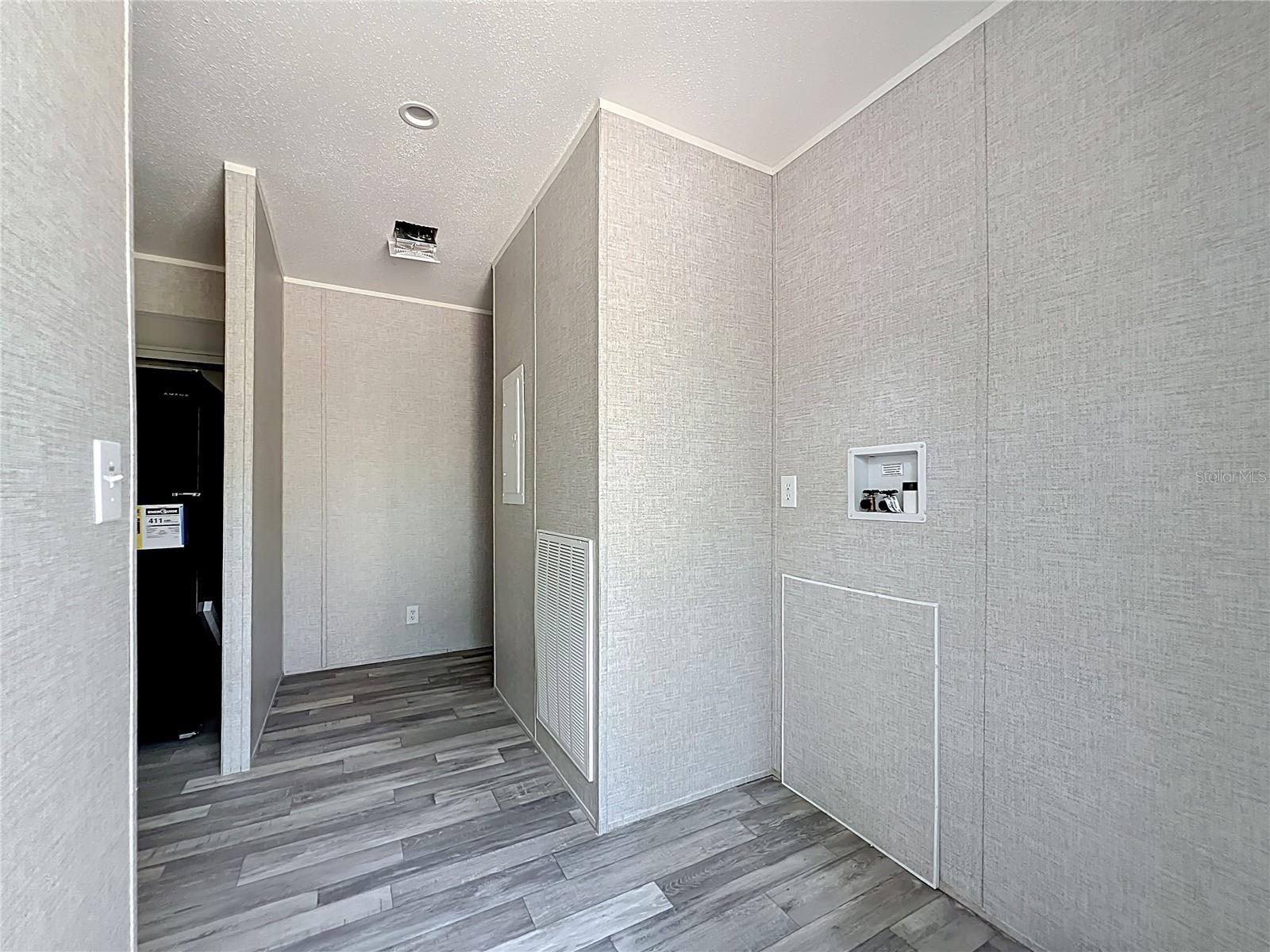 Image 30 of 42 For 50 Neeld  