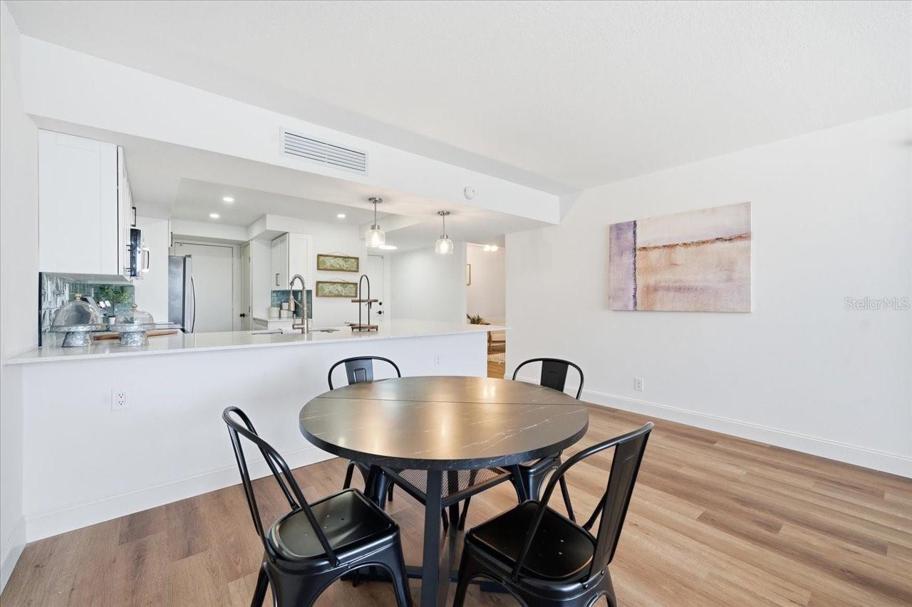 Image 13 of 62 For 7400 Sun Island Drive S 202