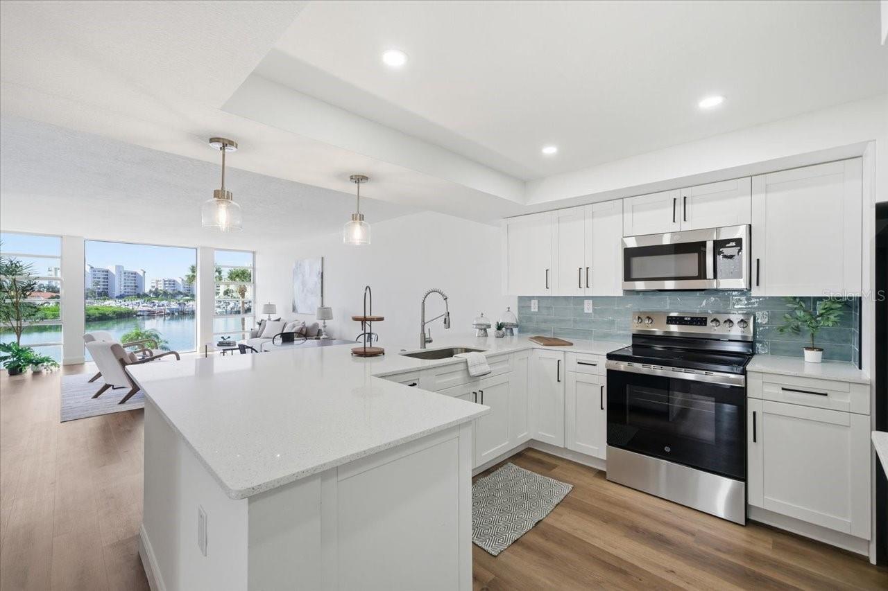 Image 14 of 62 For 7400 Sun Island Drive S 202