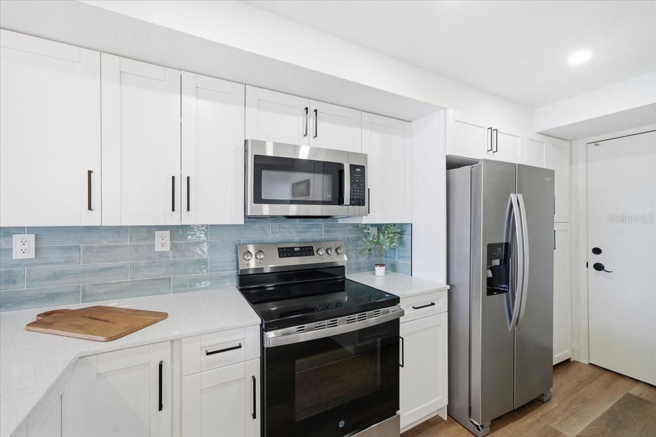 Image 16 of 62 For 7400 Sun Island Drive S 202