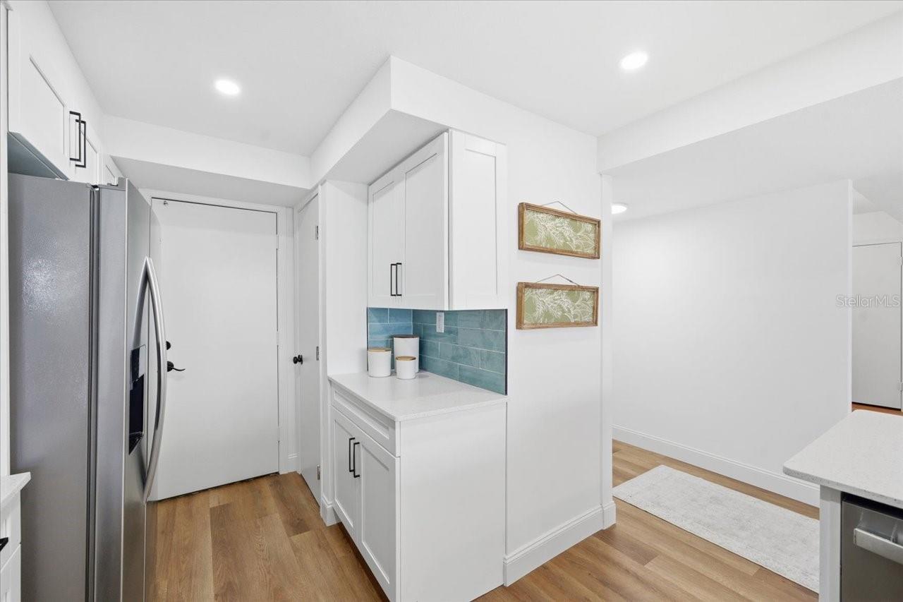 Image 17 of 62 For 7400 Sun Island Drive S 202