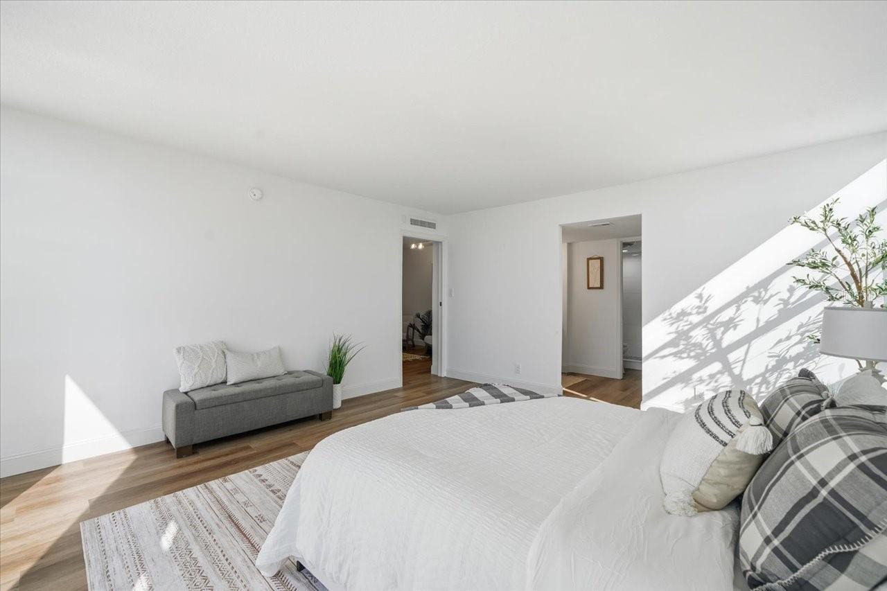 Image 27 of 62 For 7400 Sun Island Drive S 202