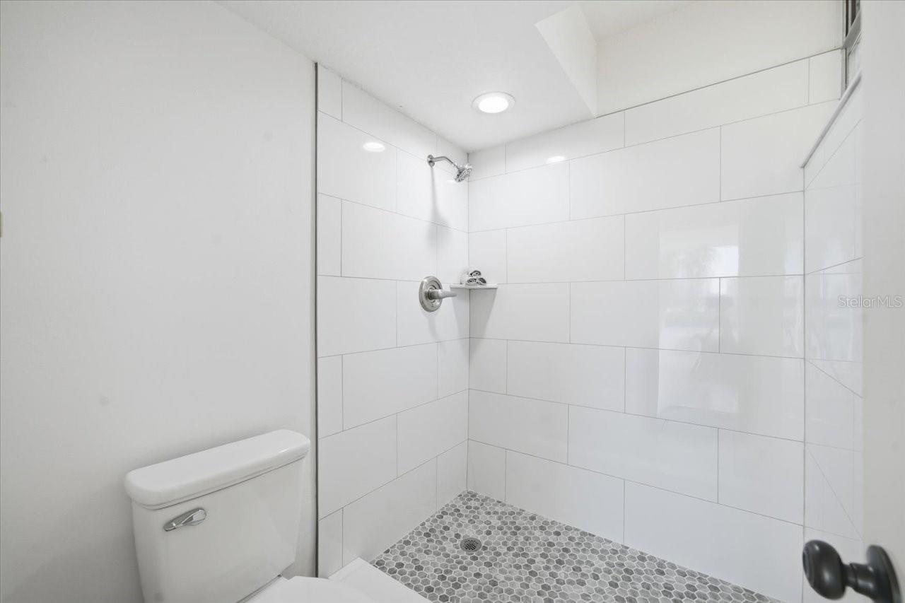 Image 30 of 62 For 7400 Sun Island Drive S 202