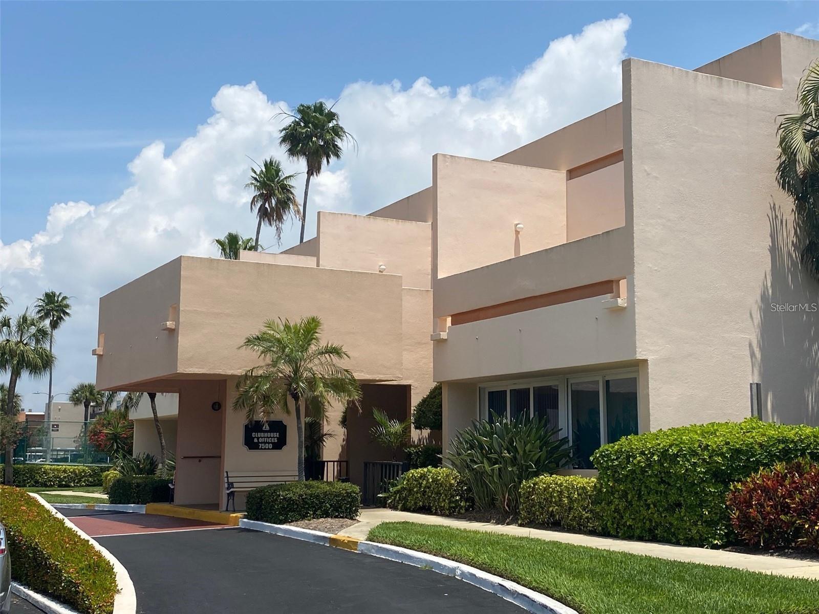 Image 38 of 62 For 7400 Sun Island Drive S 202