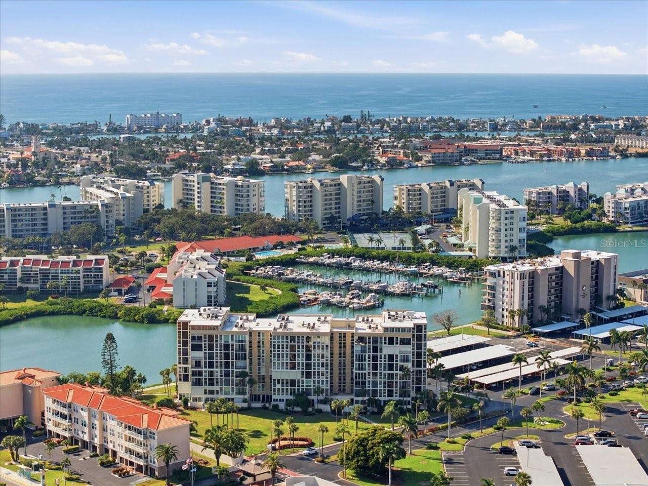 Image 43 of 62 For 7400 Sun Island Drive S 202