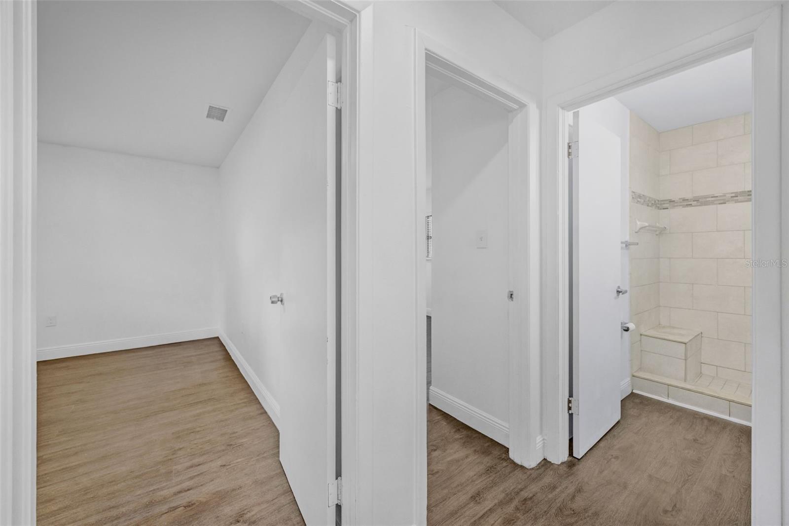 Image 12 of 34 For 5114 Macdill Avenue