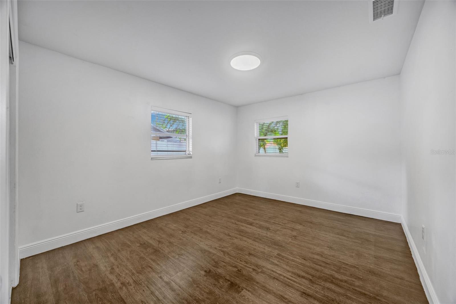 Image 14 of 34 For 5114 Macdill Avenue