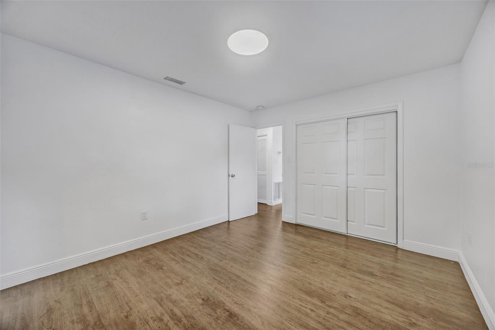 Image 16 of 34 For 5114 Macdill Avenue