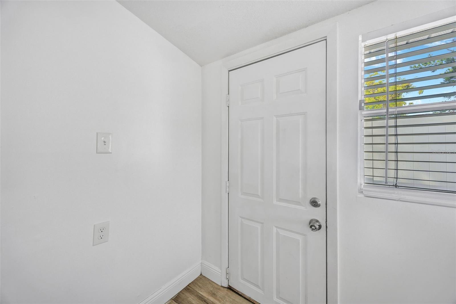 Image 20 of 34 For 5114 Macdill Avenue