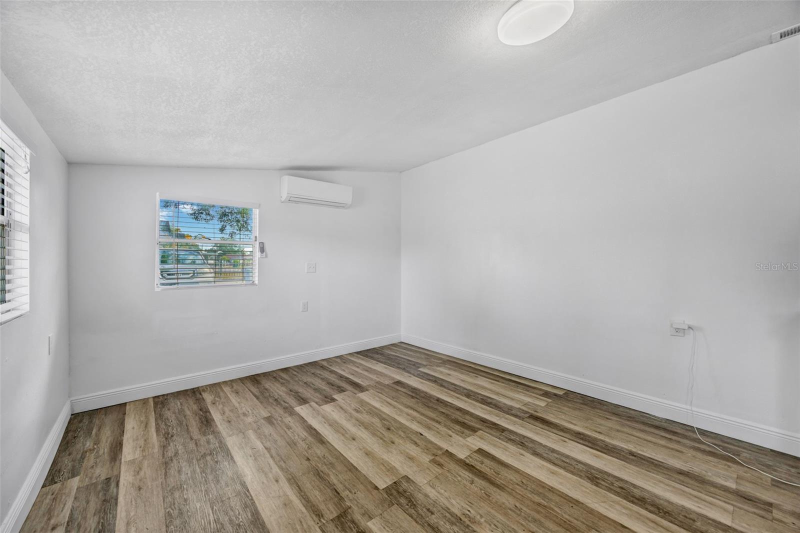 Image 24 of 34 For 5114 Macdill Avenue