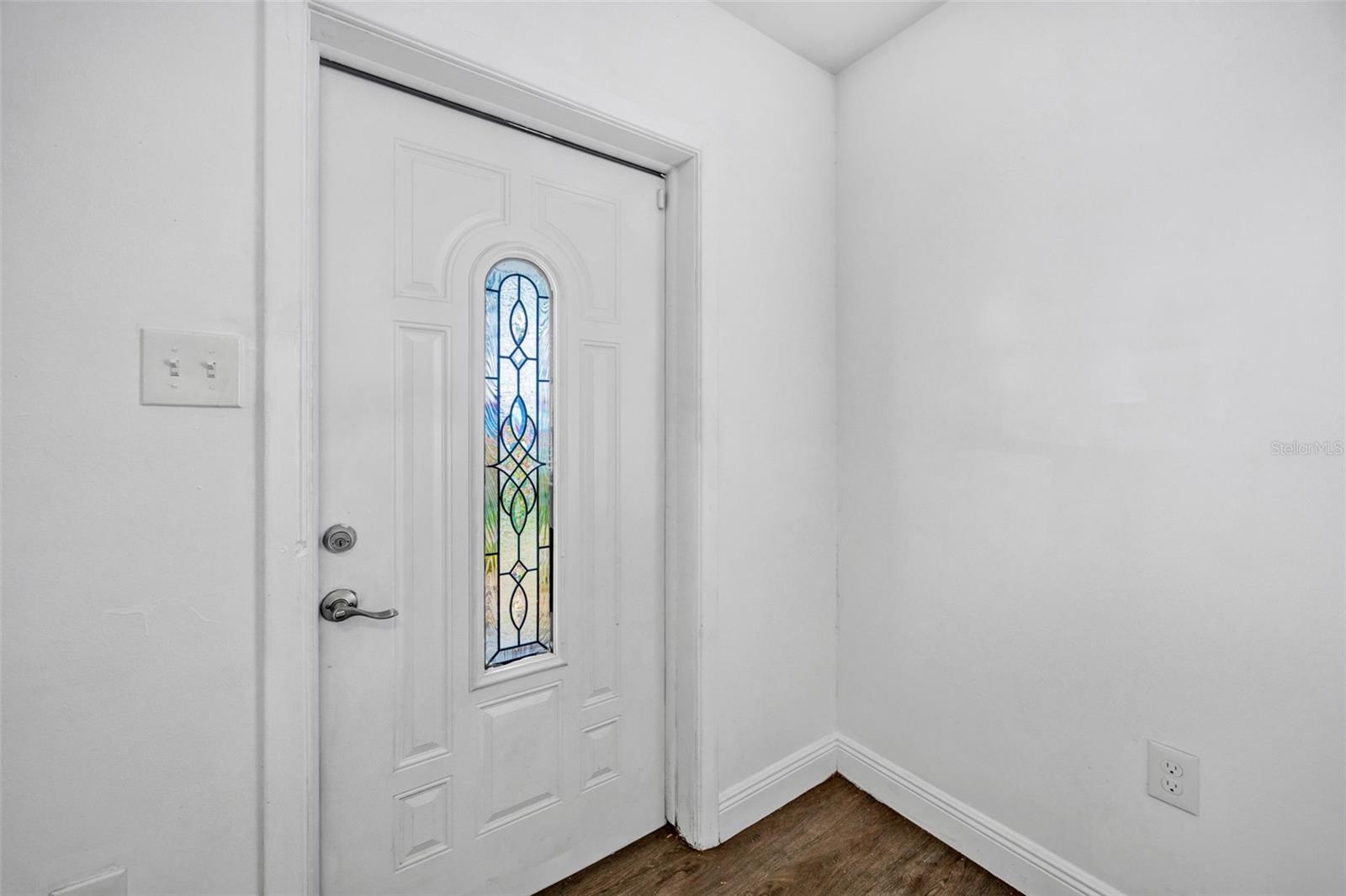 Image 4 of 34 For 5114 Macdill Avenue