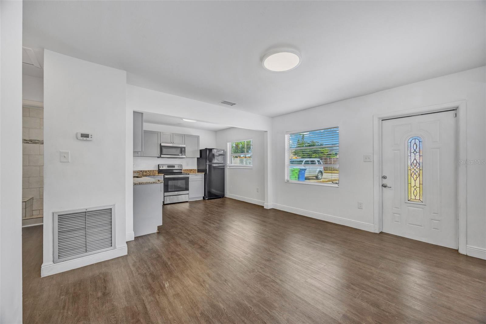 Image 7 of 34 For 5114 Macdill Avenue