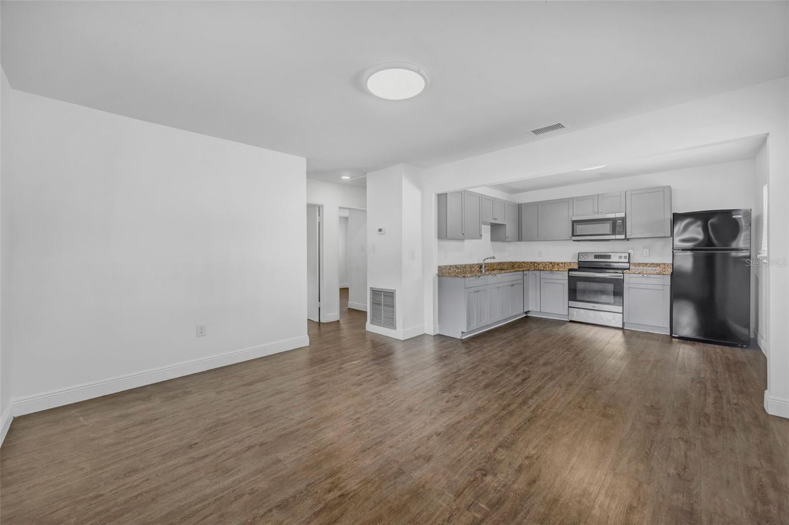 Image 8 of 34 For 5114 Macdill Avenue