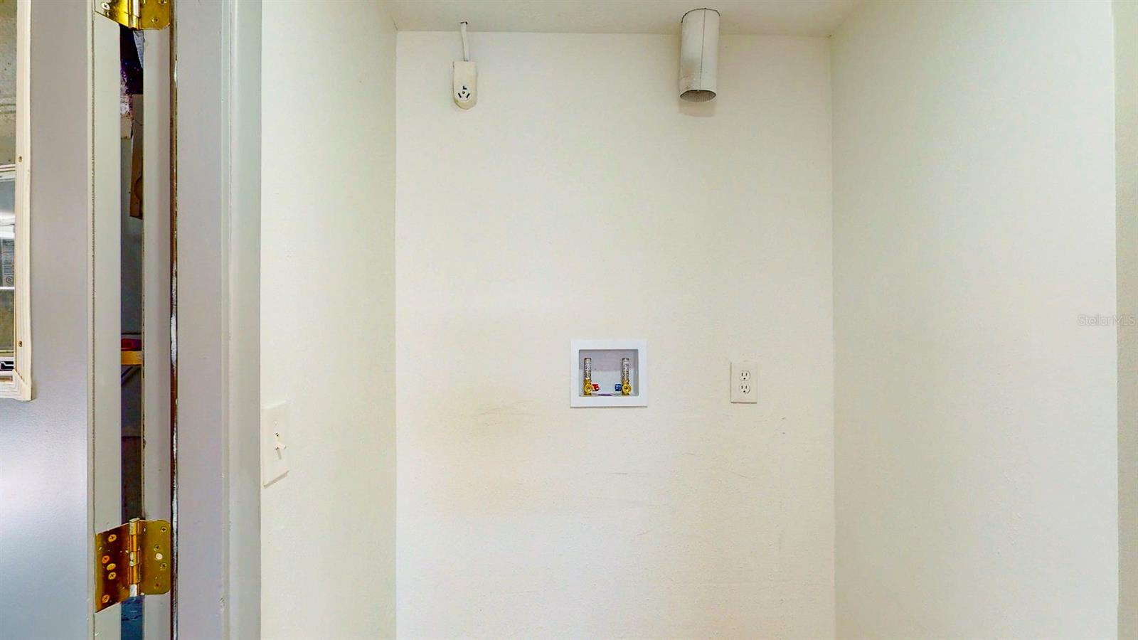 Image 22 of 69 For 7425 Betula Drive