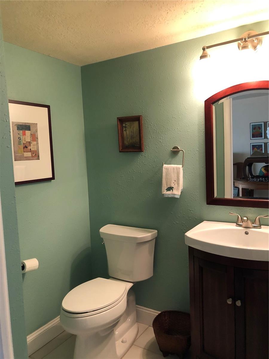 Image 3 of 9 For 6020 Shore Boulevard S 207