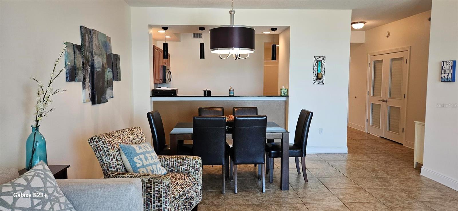 Image 11 of 36 For 628 Cleveland Street 1207