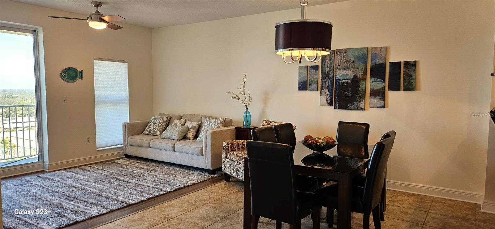 Image 12 of 36 For 628 Cleveland Street 1207