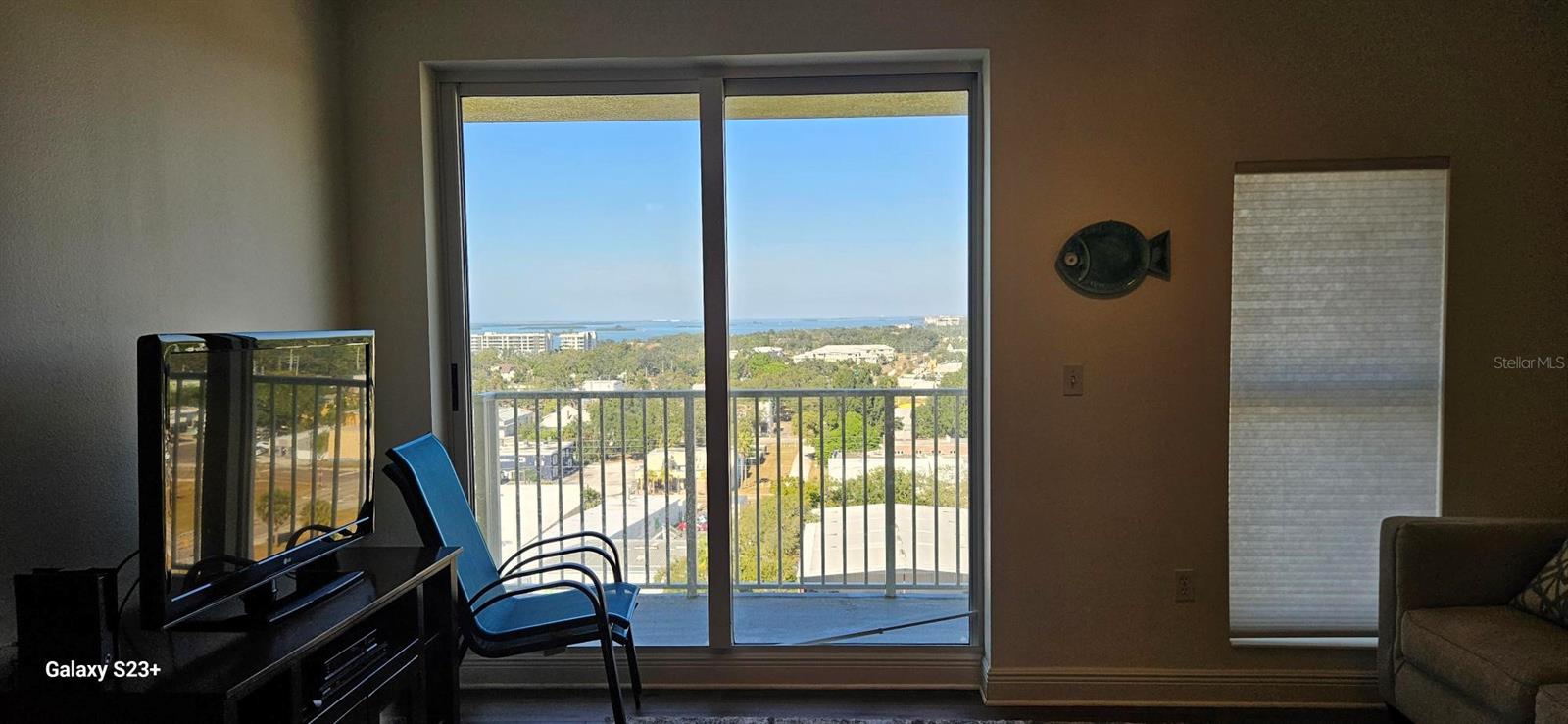 Image 14 of 36 For 628 Cleveland Street 1207