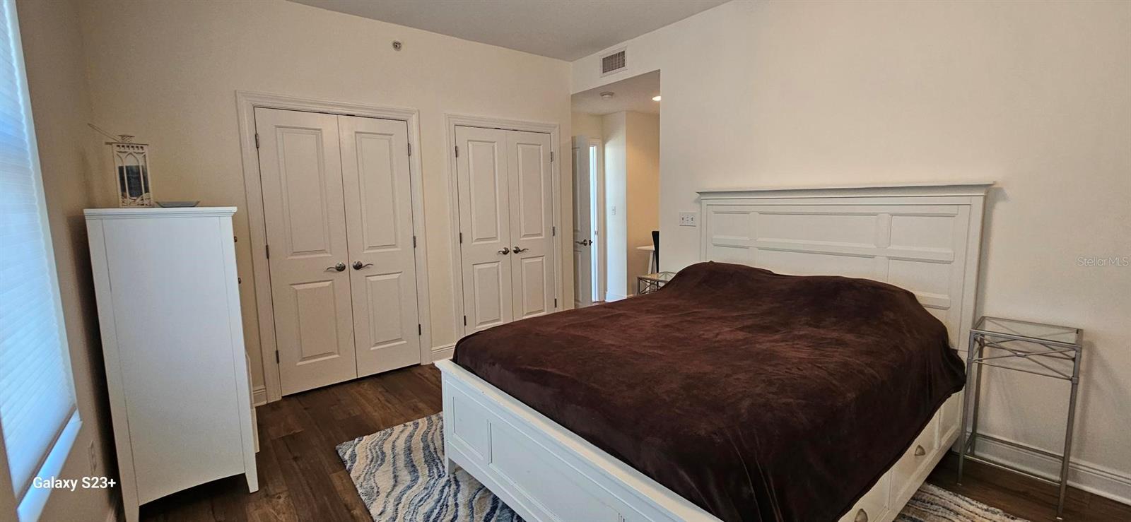 Image 17 of 36 For 628 Cleveland Street 1207