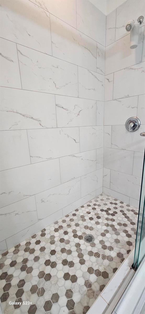 Image 20 of 36 For 628 Cleveland Street 1207