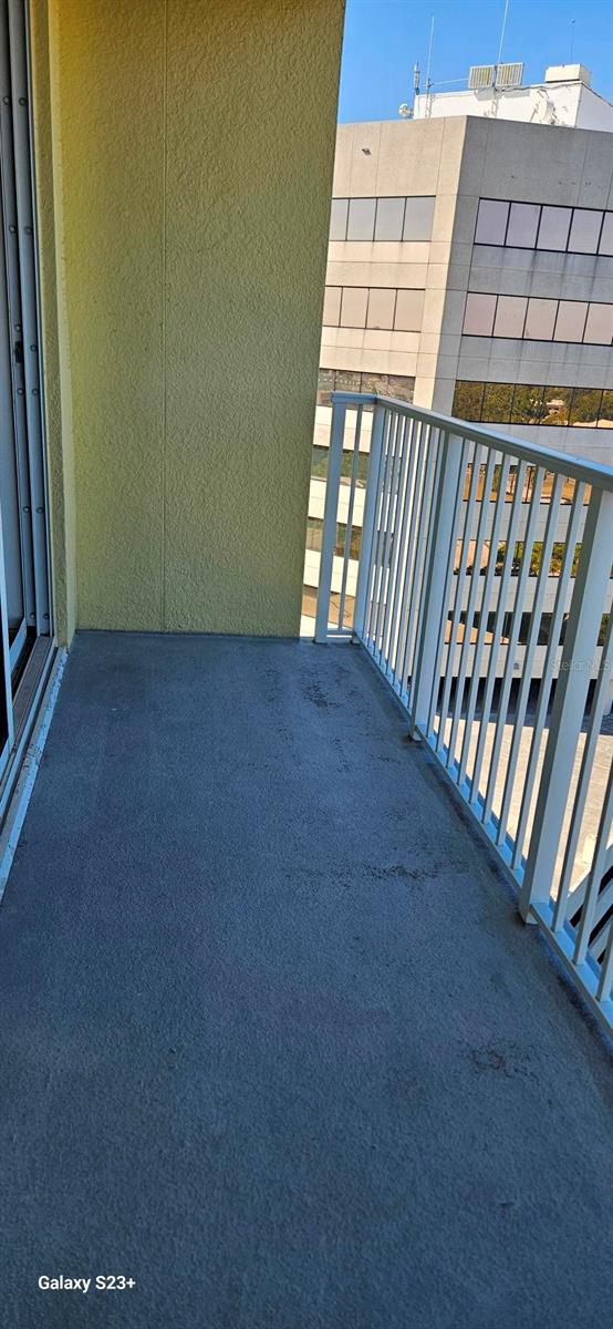 Image 28 of 36 For 628 Cleveland Street 1207