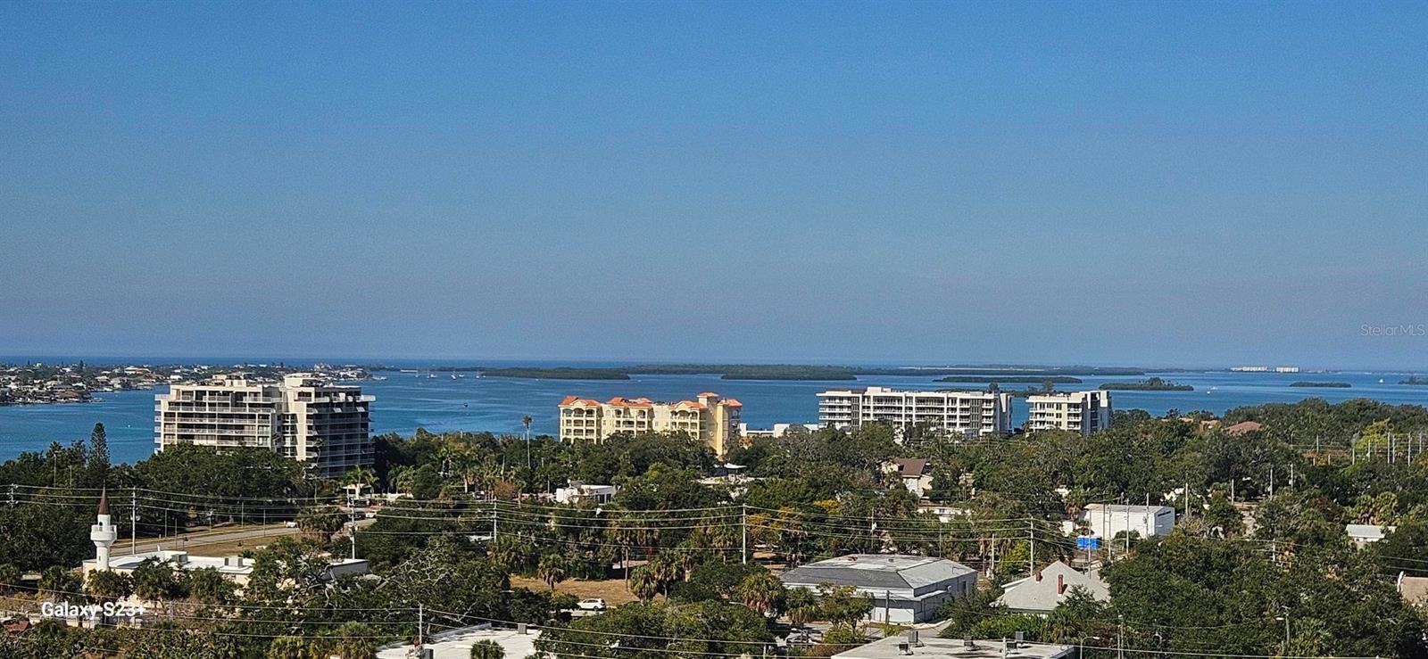 Image 4 of 36 For 628 Cleveland Street 1207