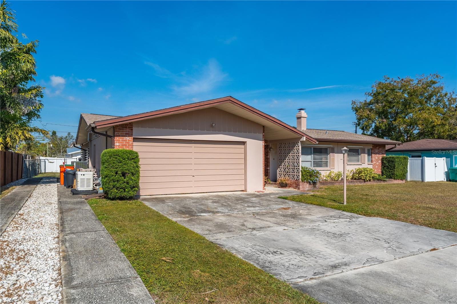 Image 2 of 32 For 1664 Whitewood Drive