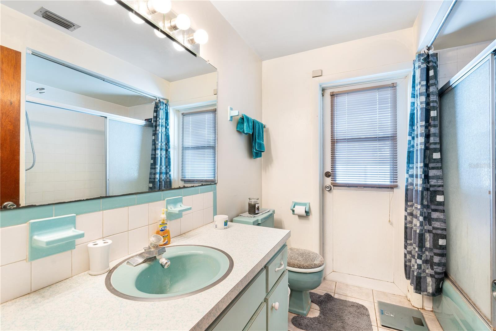 Image 23 of 32 For 1664 Whitewood Drive