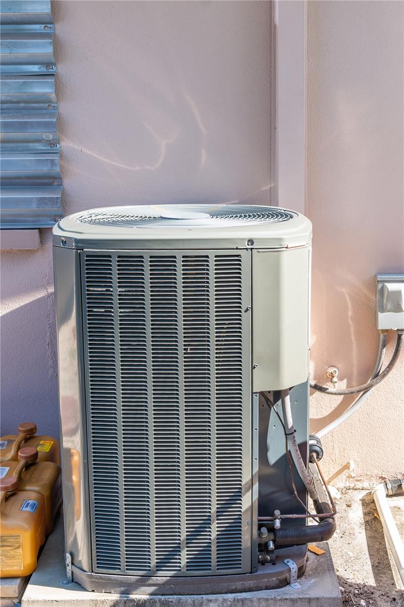 Image 30 of 32 For 1664 Whitewood Drive