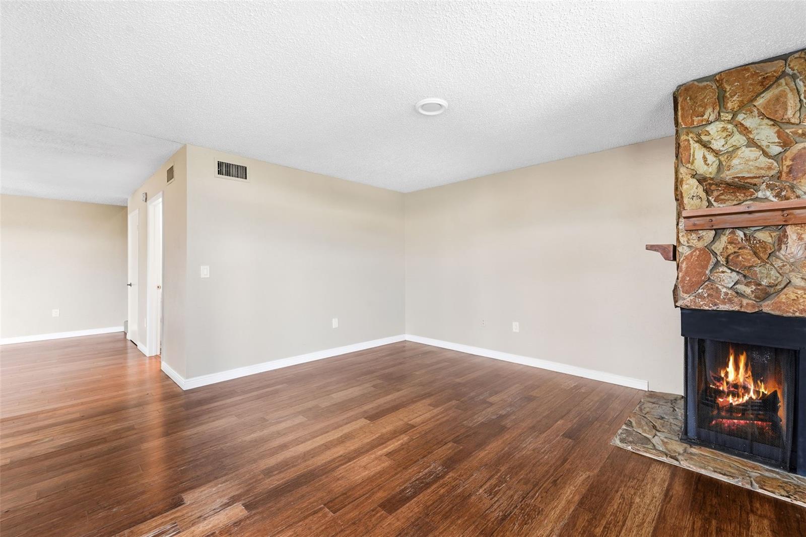 Image 15 of 35 For 9386 Tradewinds Avenue