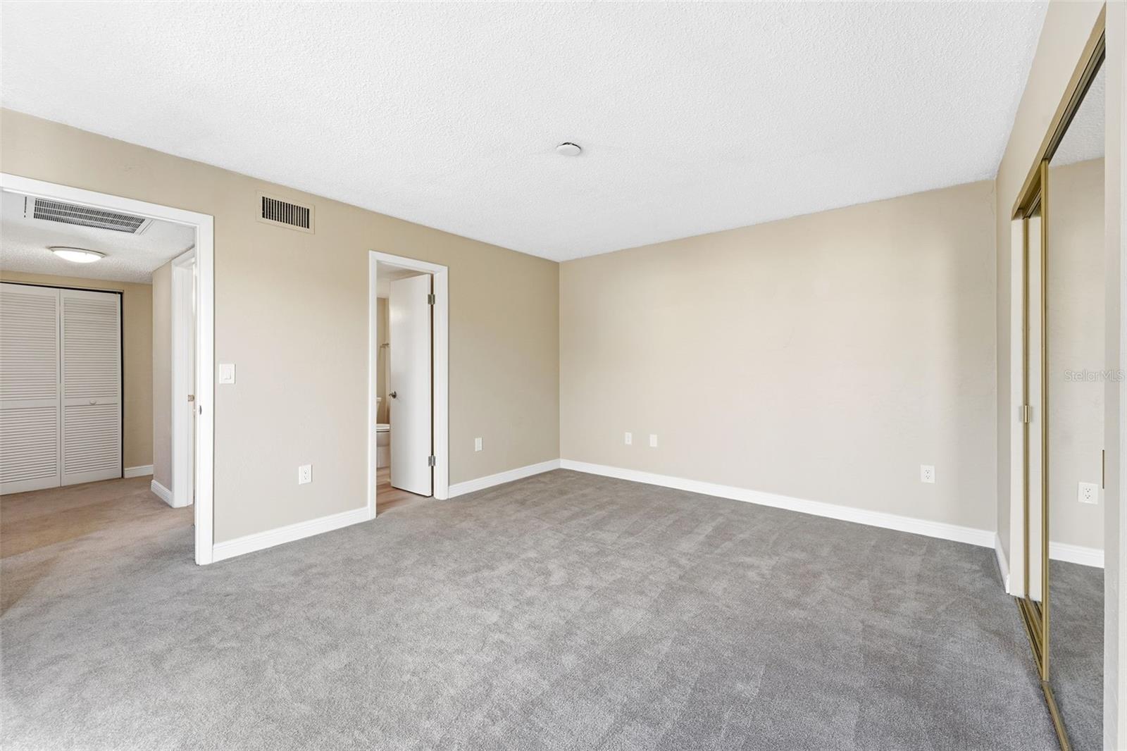 Image 16 of 35 For 9386 Tradewinds Avenue