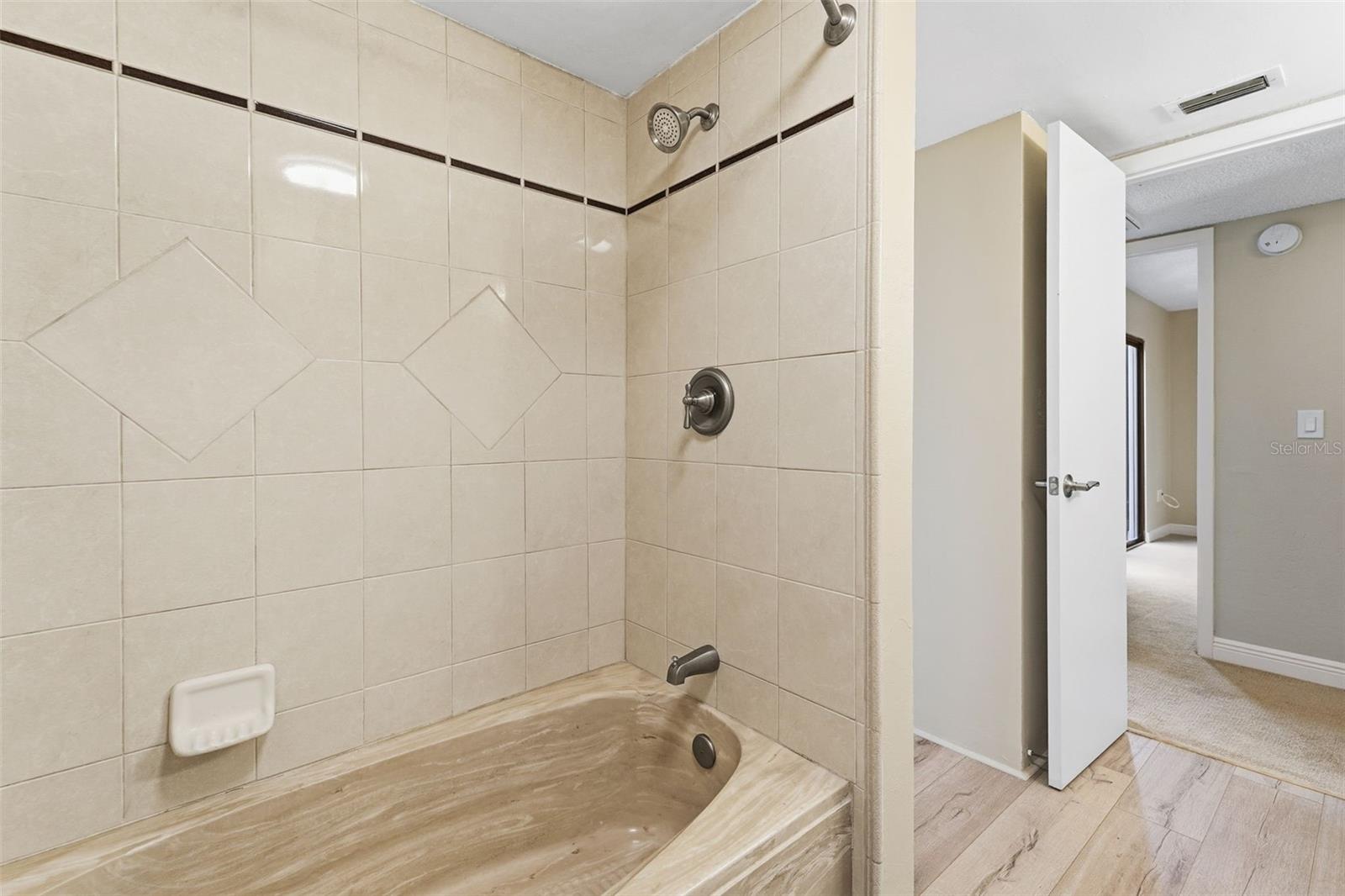 Image 18 of 35 For 9386 Tradewinds Avenue