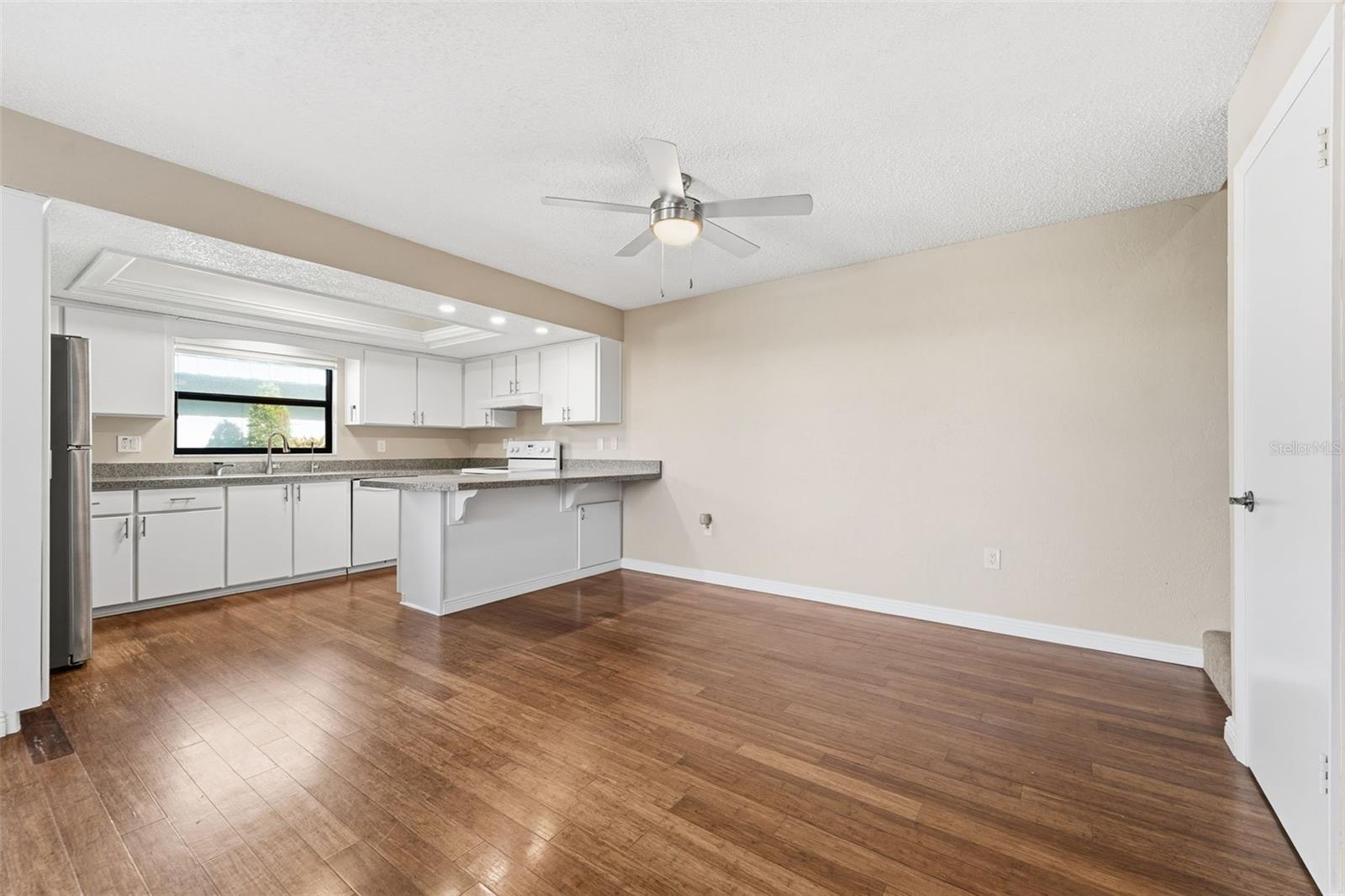 Image 5 of 35 For 9386 Tradewinds Avenue