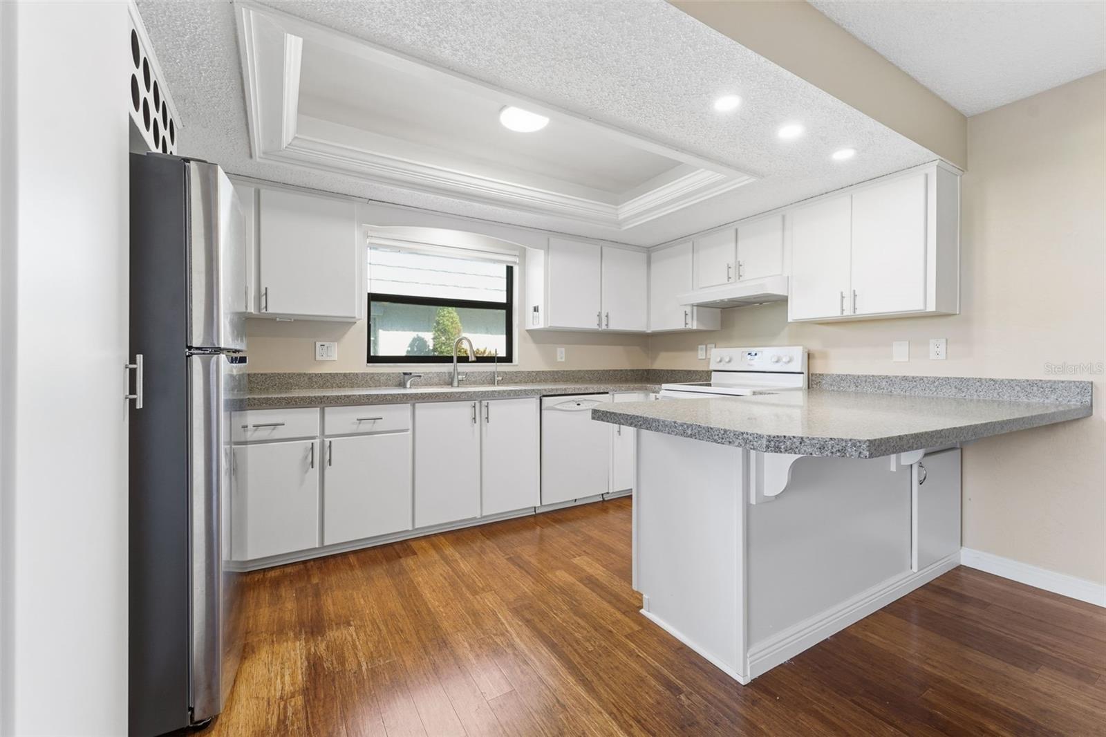 Image 6 of 35 For 9386 Tradewinds Avenue