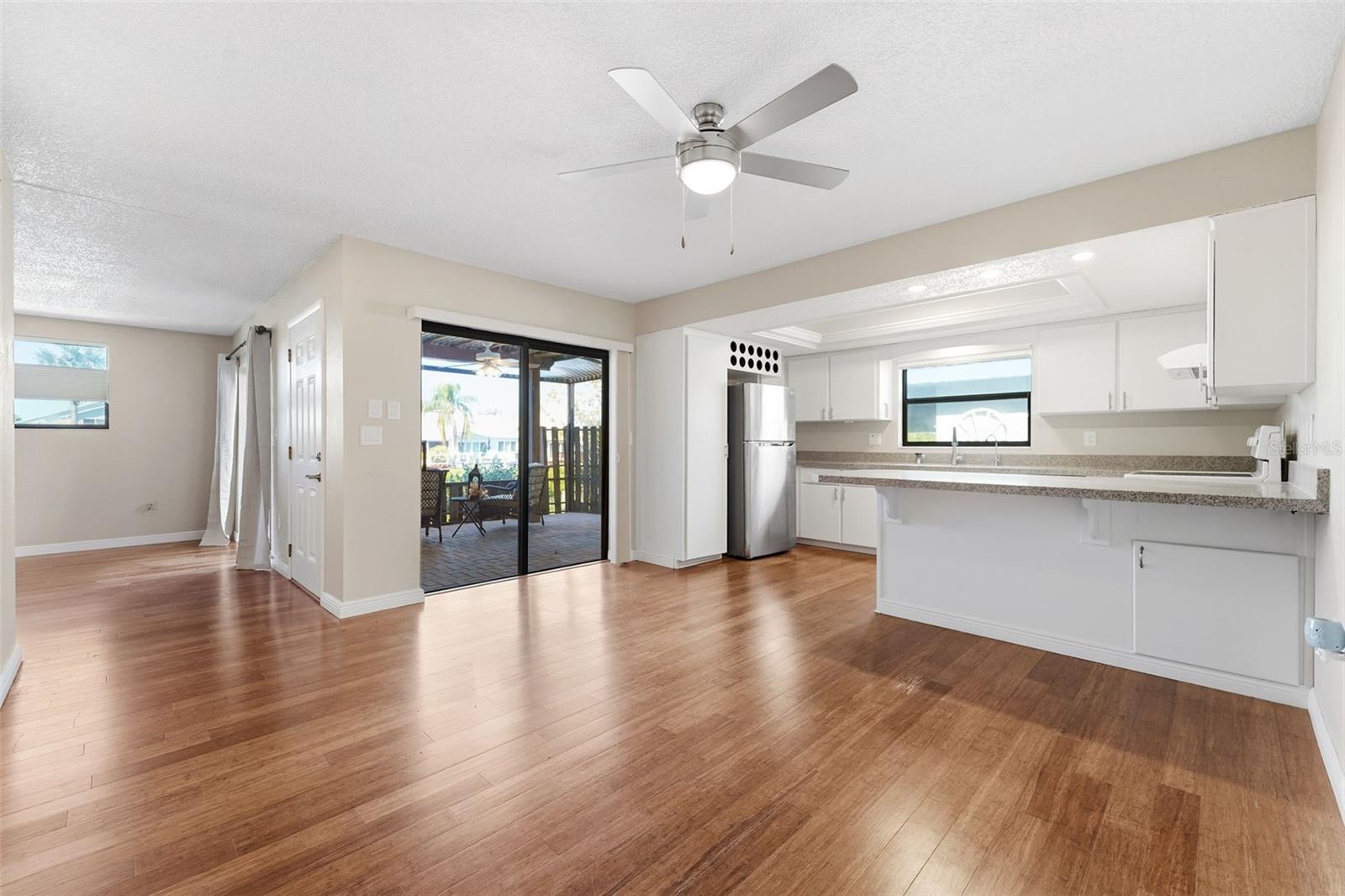 Image 9 of 35 For 9386 Tradewinds Avenue