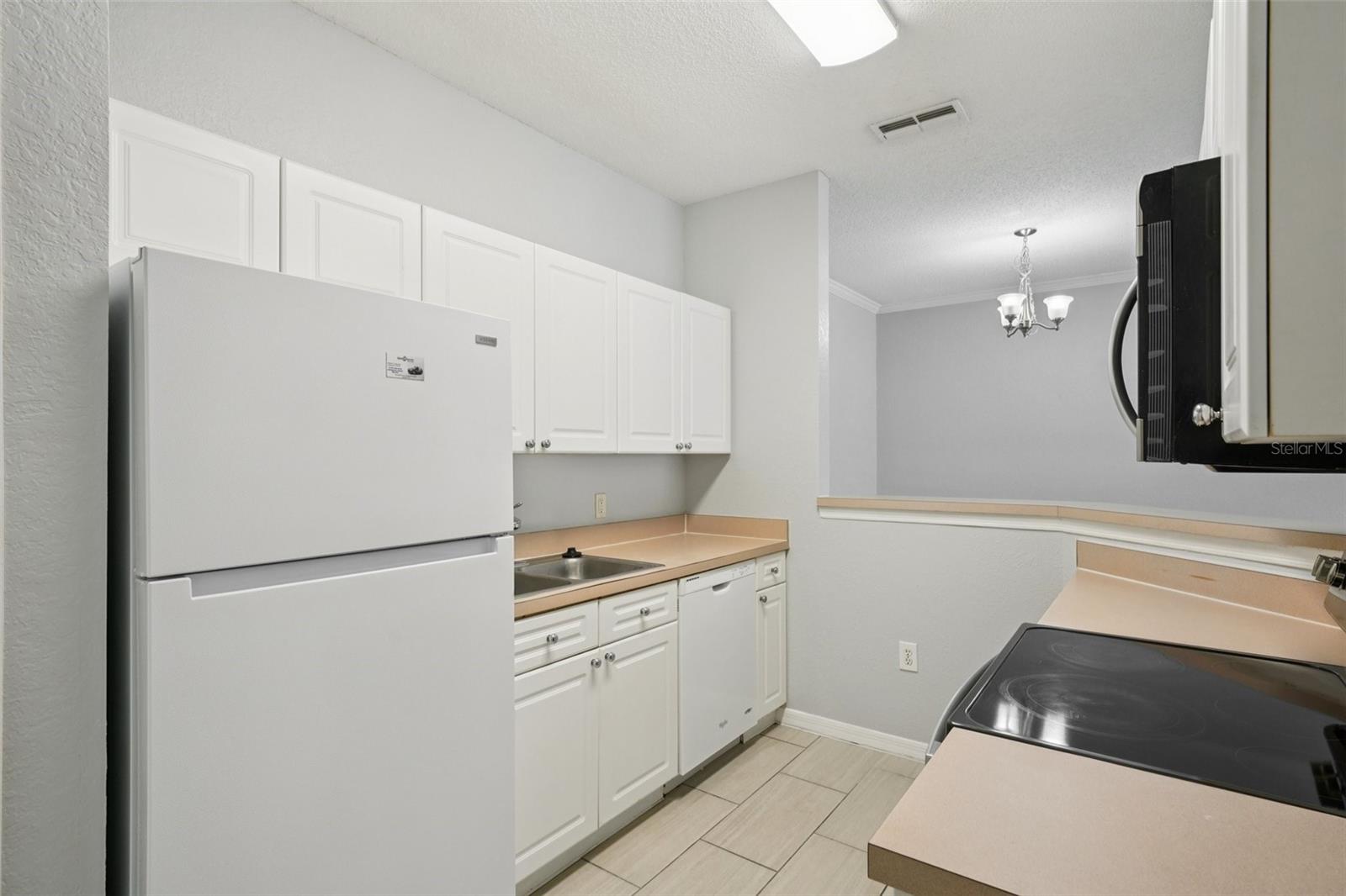 Image 10 of 29 For 18001 Richmond Place Drive 117